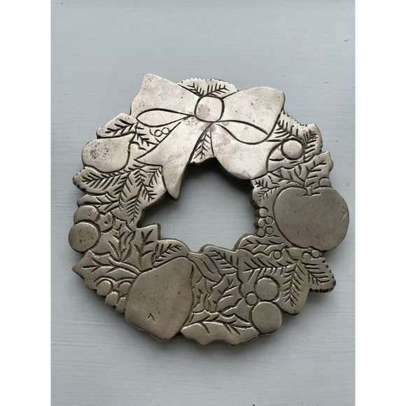 Vintage Brass Christmas Wreath Trivet  Approximate 6.5" Diameter Signed Rubel 81 - Picture 2 of 4